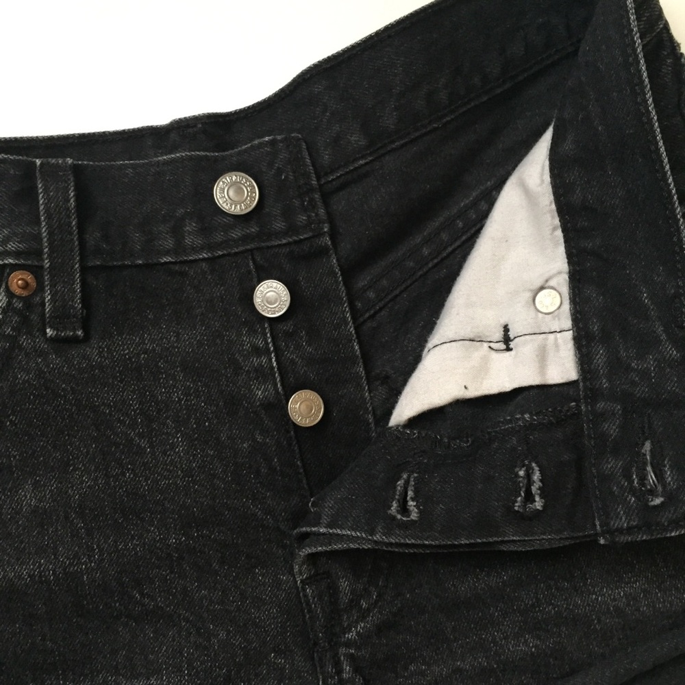 Levi 501 Cuttoff Shorts - Picture 2 of 4